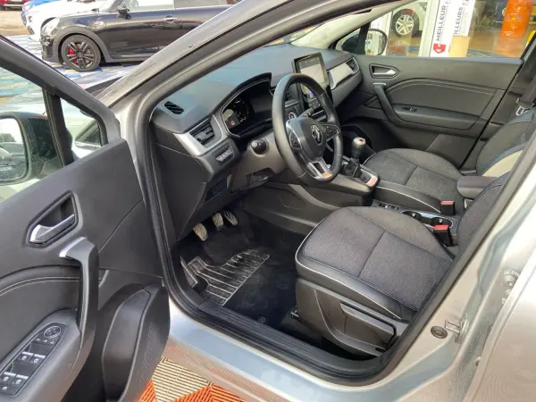 Renault CAPTUR TCe 90 BV6 TECHNO GPS 9.3" Caméra - Photo 3