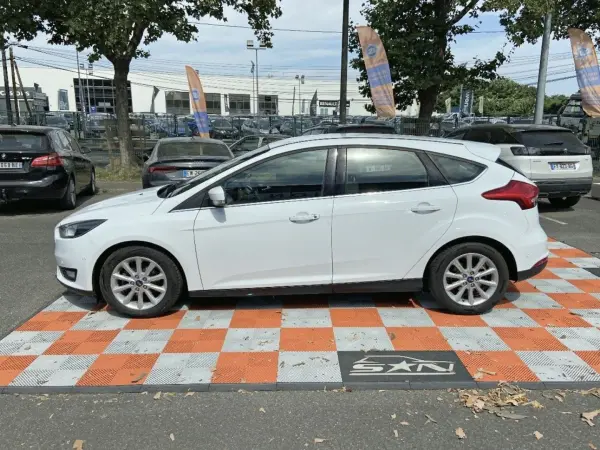 Ford FOCUS 1.6 TDCI 115 TREND - Photo 5
