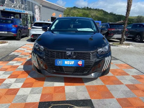 Peugeot 208 Hybrid 110 e-DCS6 ALLURE PACK VISION & NAVIGATION - Photo 2