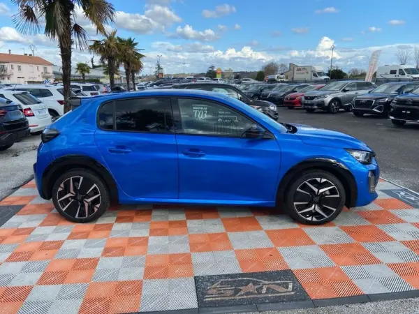 Peugeot 208 Hybrid 145 GT e-DCS6 GPS Toit Pano Caméra 360° - Photo 4