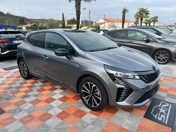 Renault CLIO V E-TECH 145 TECHNO GPS 9.3" Caméra 360° Hifi BOSE - Photo 3