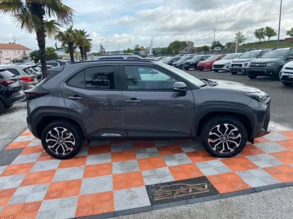 Toyota YARIS CROSS 1.5 HYBRIDE 130 2WD DESIGN BUSINESS - Photo 4