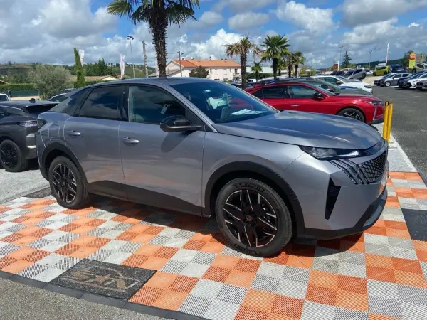 Peugeot 3008 Hybrid 145 e-DCS6 ALLURE - Photo 3